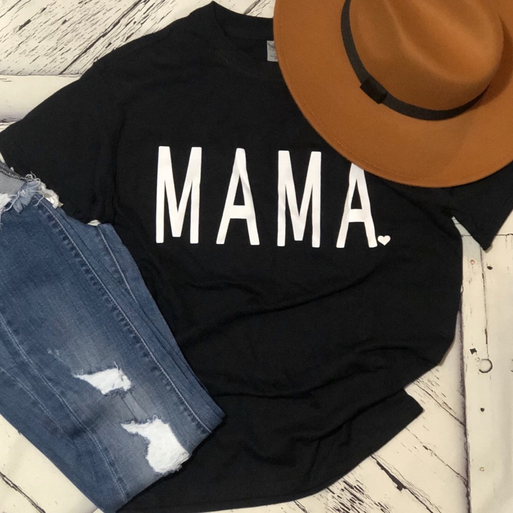MAMA graphic tee
